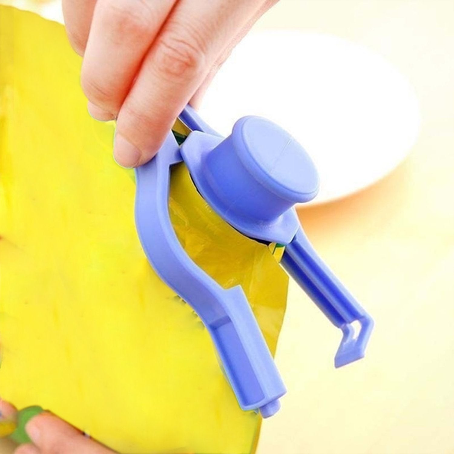 Food sealing clip for bag storage Food sealing clip for bag storage
